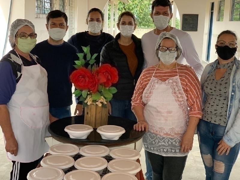 Dia do Voluntariado: ACIT entrega refeições do Lugar de Homem é na Cozinha