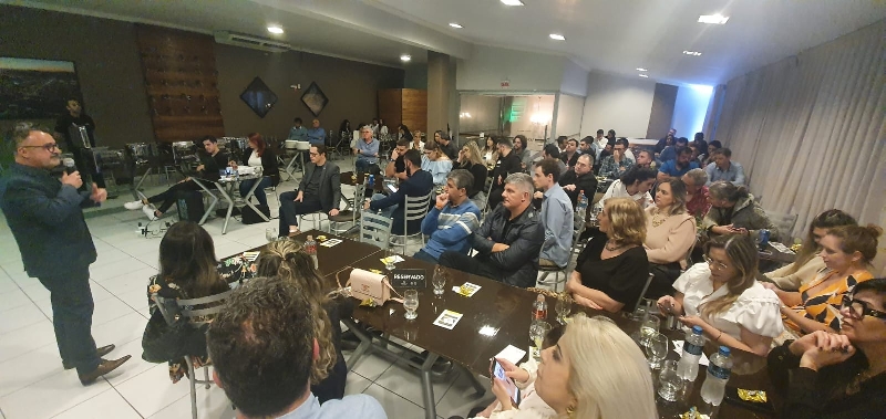 Executivo Antônio Carlos Silvério fala sobre seus 18 anos de associativismo em Jantar da AJET