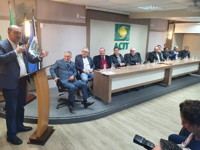 ACIT recebe Governador em Exercício Mauro de Nadal