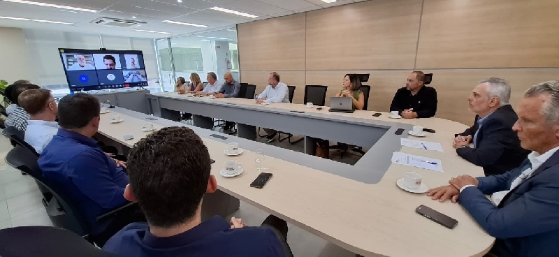 Reunião na capital esclarece informações sobre a concessão do Aeroporto Regional Sul