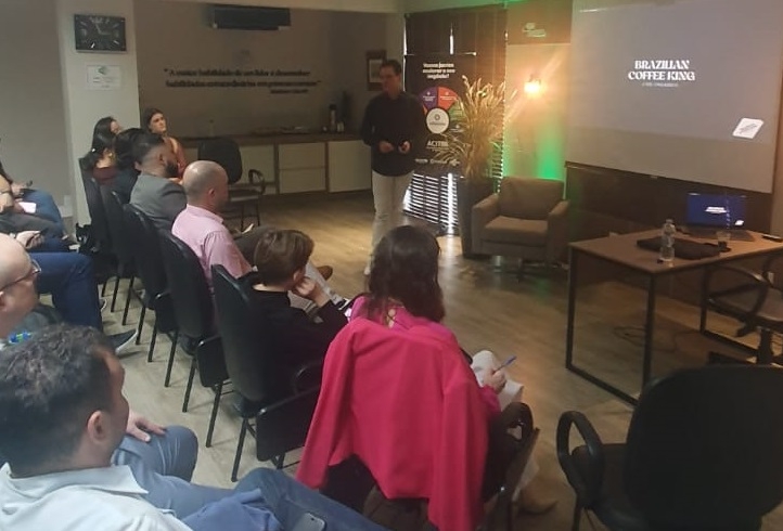 Bate-Papo Digital com Arthur Jung traz insights valiosos sobre posicionamento online na ACIT