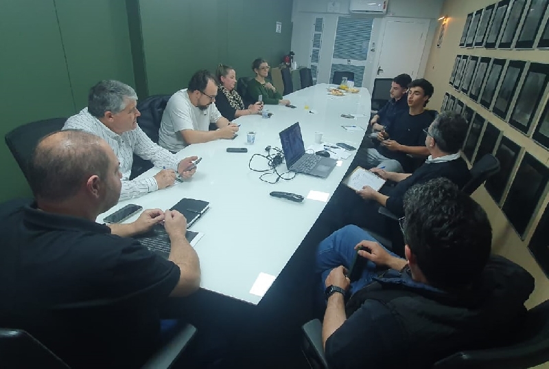 Coordenação do Núcleo Juvenil participa de reunião da diretoria da ACIT