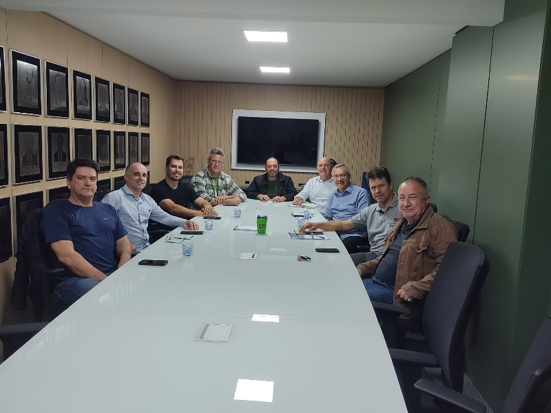 Internacionalização de negócios é tema de reunião na ACIT